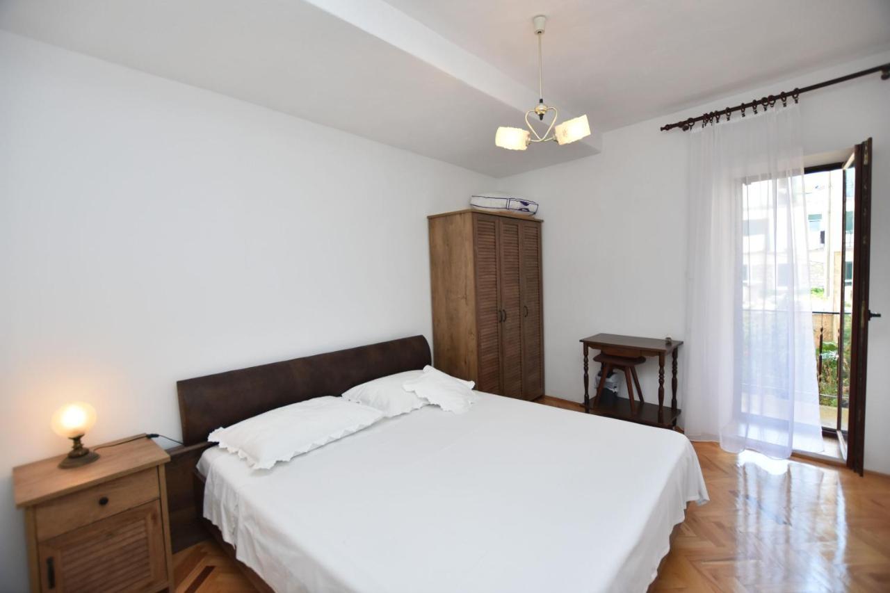Apartment Miledina Primosten Exterior photo
