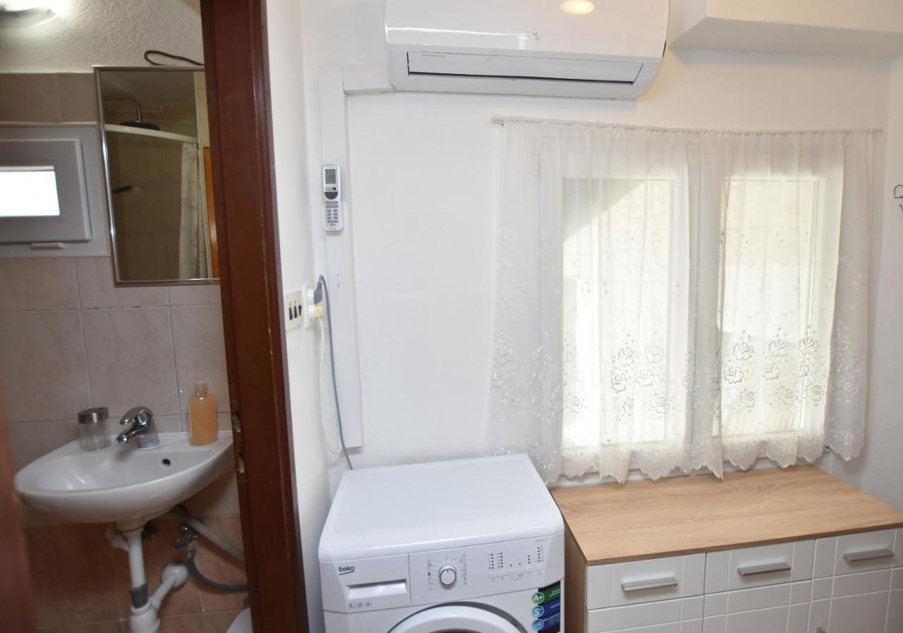 Apartment Miledina Primosten Exterior photo